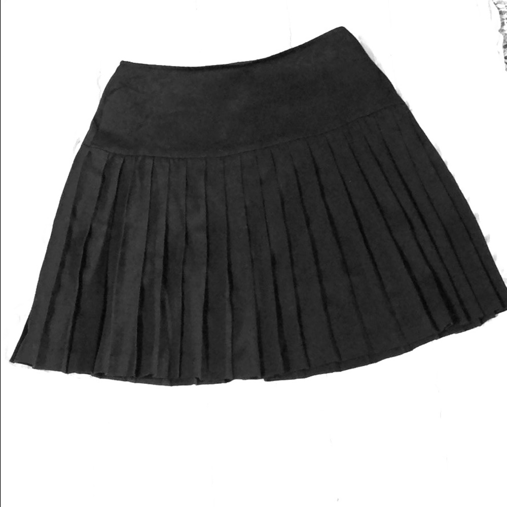 VTG Size 7 Black Knee-Length Pleated Skirt